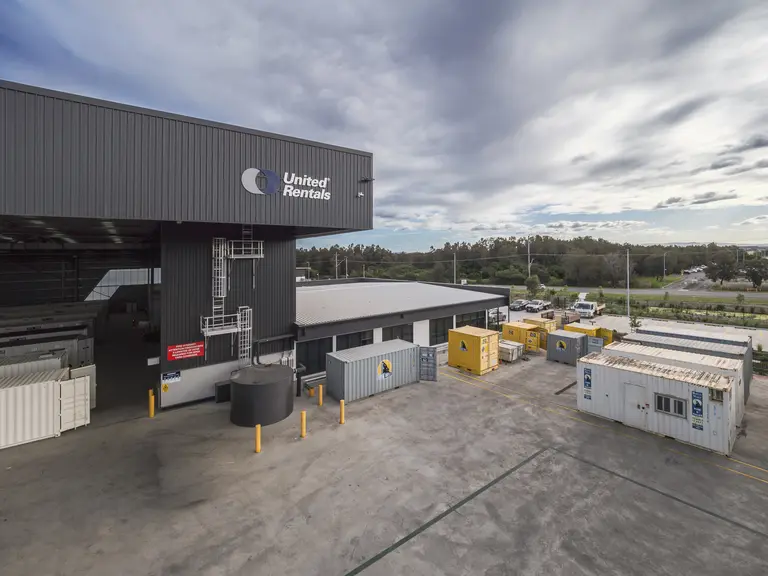 Brisbane Airport Mobile Storage - United Rentals branch