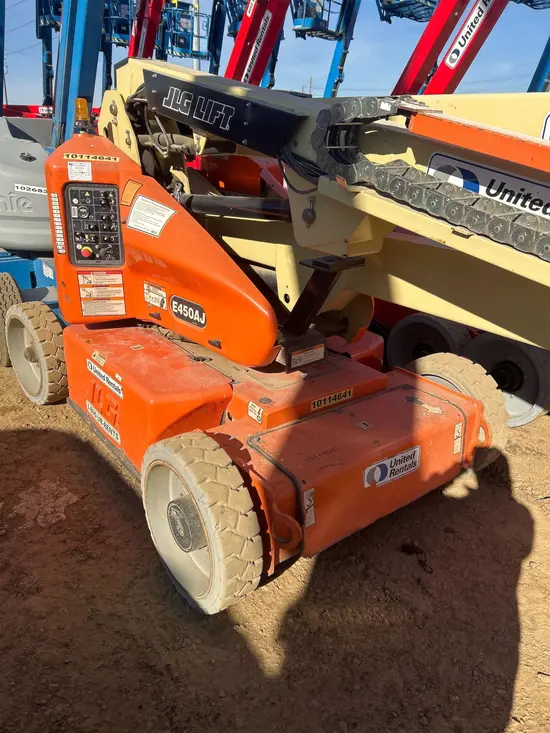 2013 JLG E450AJ Articulating Boom Lift