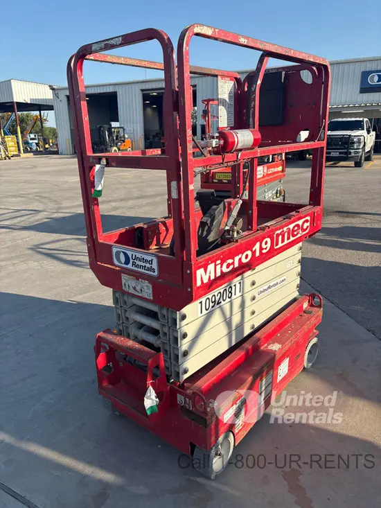 2019 MEC MICRO 19 Scissor Lift