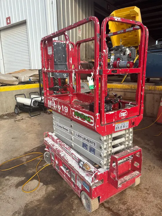 2019 MEC MICRO 19 Scissor Lift