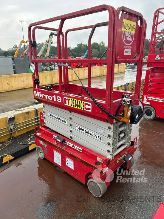 2019 MEC MICRO 19 Scissor Lift
