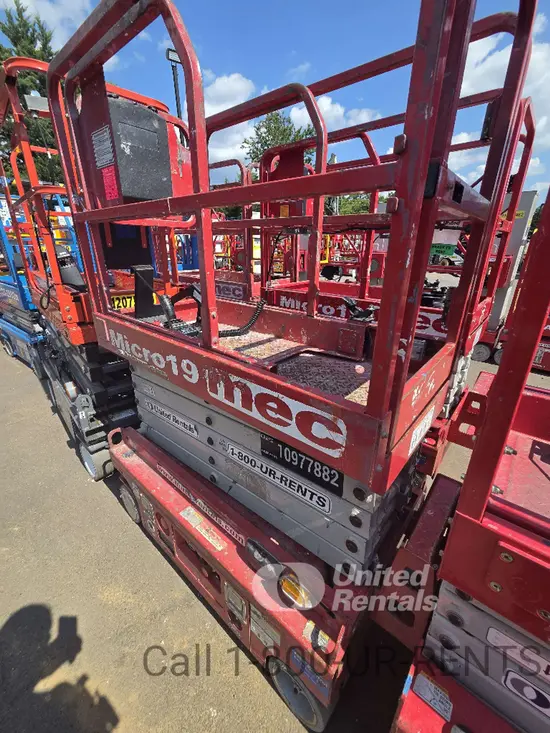 2019 MEC MICRO 19 Scissor Lift