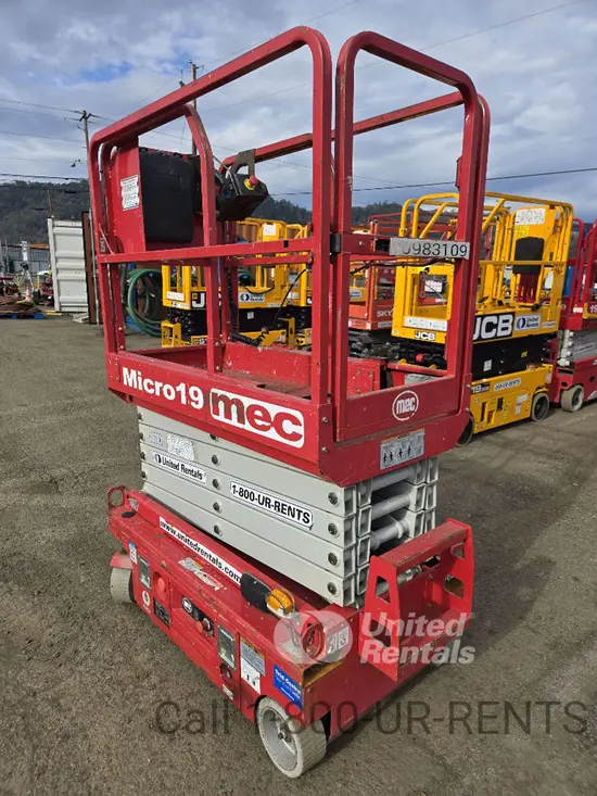2019 MEC MICRO 19 Scissor Lift