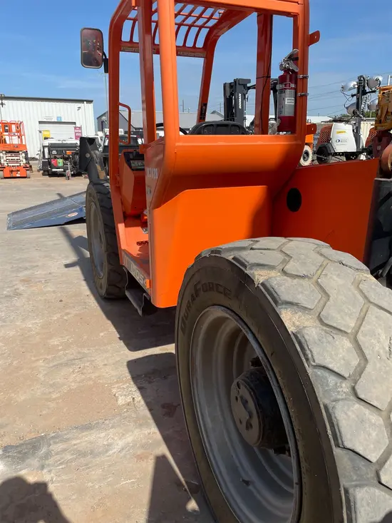 2017 SKYTRAK 10054 Forklift