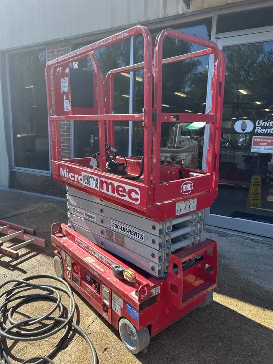 2019 MEC MICRO 19 Scissor Lift