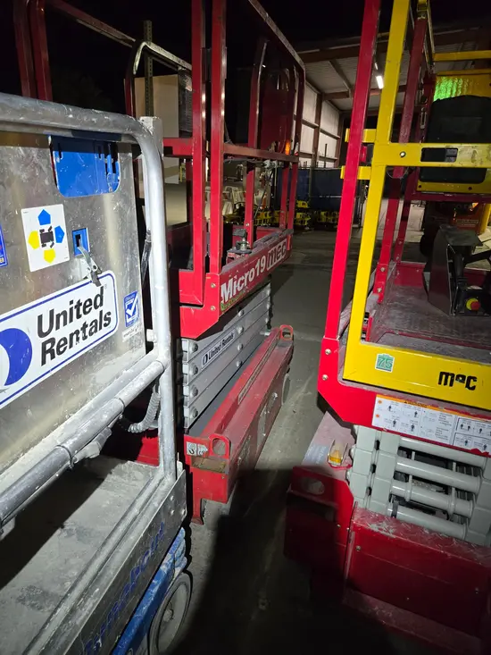 2019 MEC MICRO 19 Scissor Lift