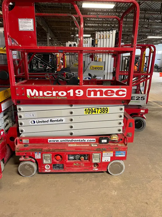 2019 MEC MICRO 19 Scissor Lift