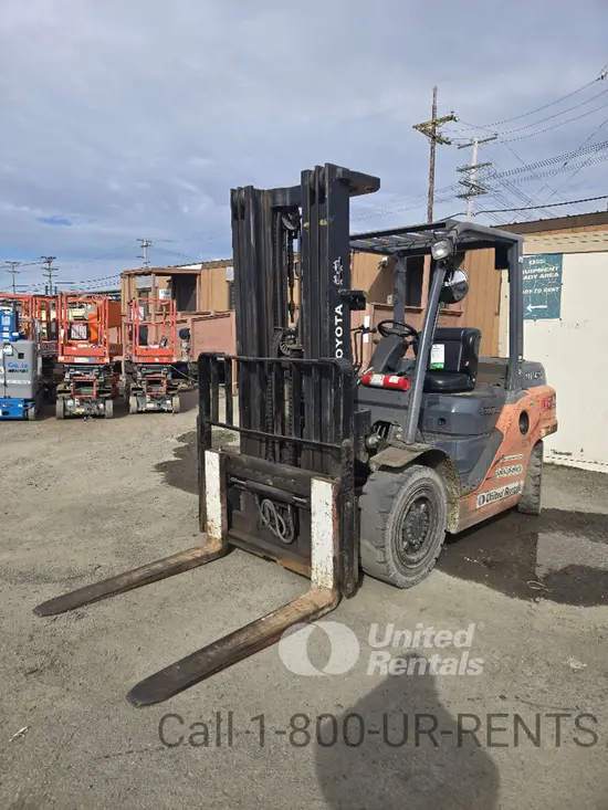 2017 Toyota 8FD35U Warehouse Forklift