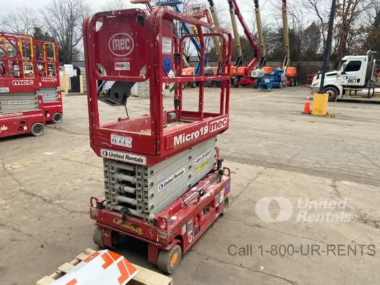 2019 MEC MICRO 19 Scissor Lift