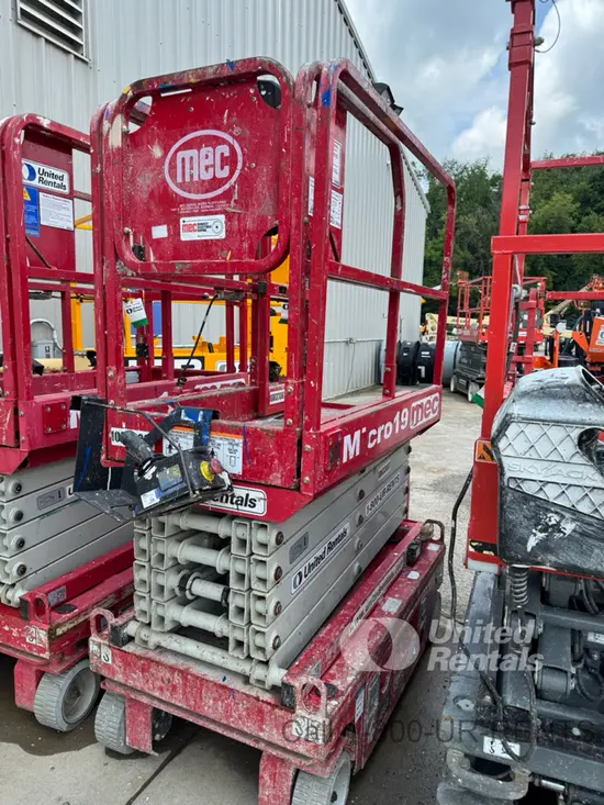 2018 MEC MICRO 19 Scissor Lift