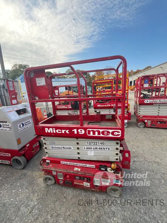 2018 MEC MICRO 19 Scissor Lift