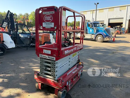 2019 MEC MICRO 19 Scissor Lift