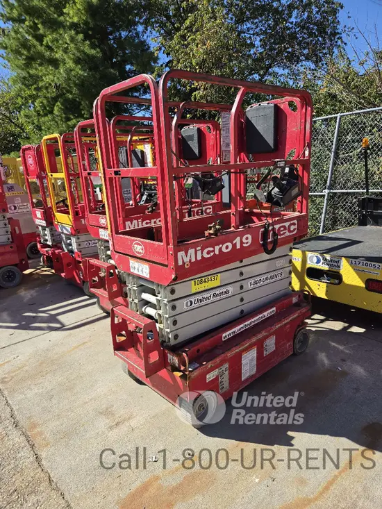 2018 MEC MICRO 19 Scissor Lift