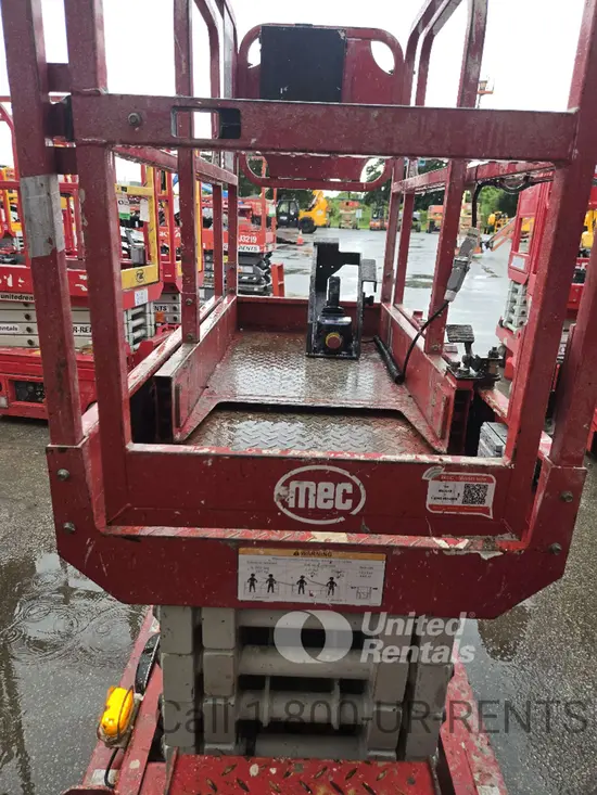2020 MEC MICRO 19 Scissor Lift