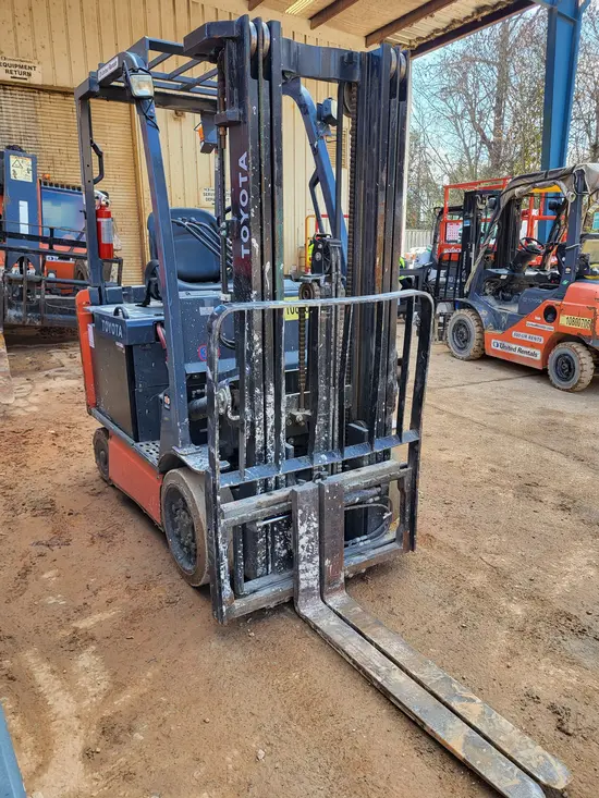 2018 Toyota 8FBCU25 Warehouse Forklift