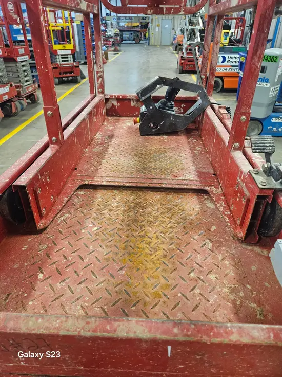 2018 MEC MICRO 19 Scissor Lift