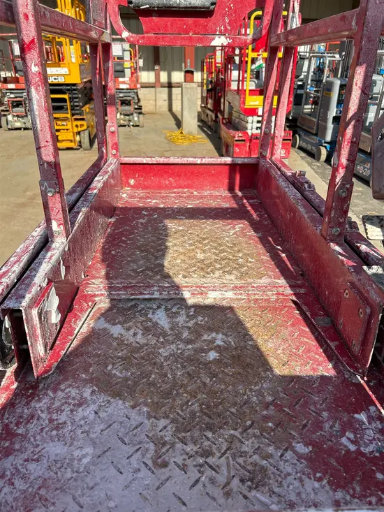 2018 MEC MICRO 19 Scissor Lift
