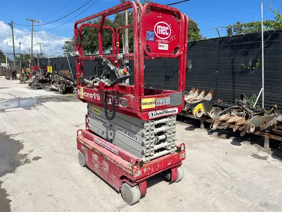 2018 MEC MICRO 19 Scissor Lift
