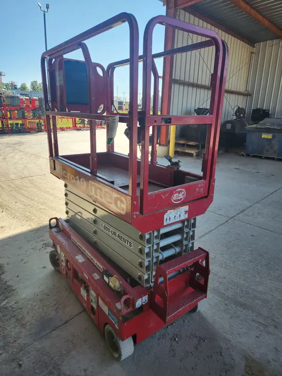 2018 MEC MICRO 19 Scissor Lift