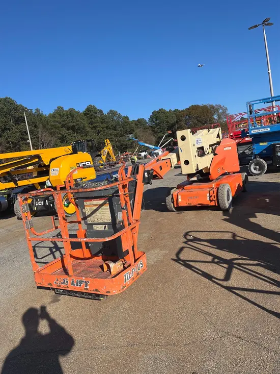 2013 JLG E400AJPN Articulating Boom Lift