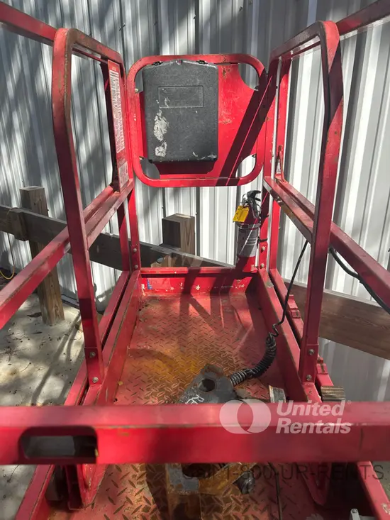 2019 MEC MICRO 19 Scissor Lift