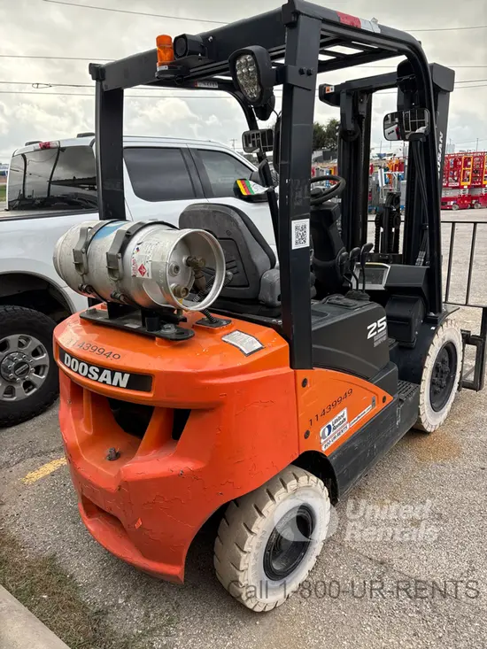 2022 Doosan G25N-7DF Warehouse Forklift