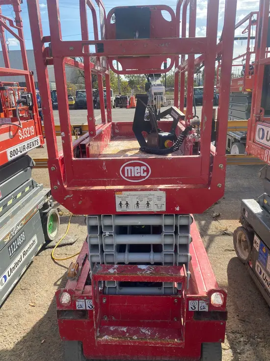 2018 MEC MICRO 19 Scissor Lift
