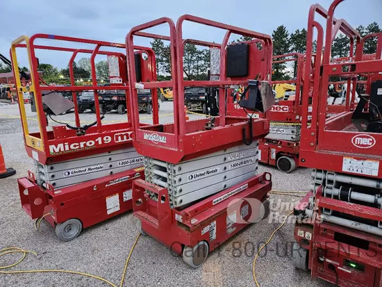 2019 MEC MICRO 19 Scissor Lift
