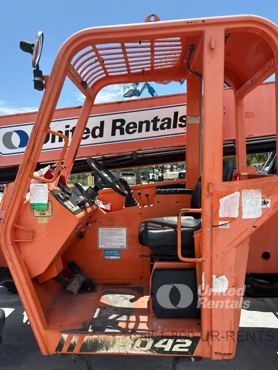 2018 SKYTRAK 8042 Forklift