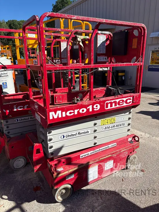 2018 MEC MICRO 19 Scissor Lift