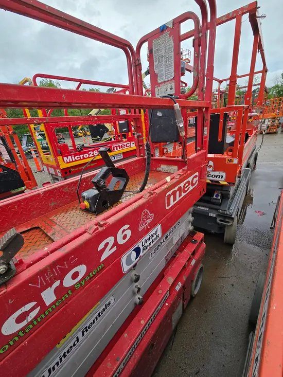 2019 MEC MICRO 26 Scissor Lift