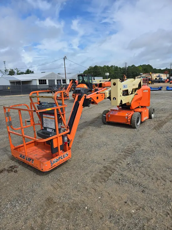 2017 JLG E400AJPN Articulating Boom Lift