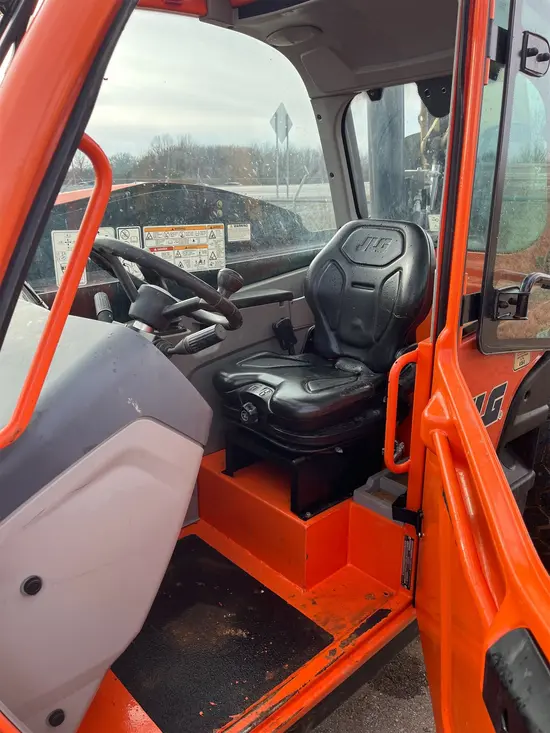 2018 JLG 742 Forklift