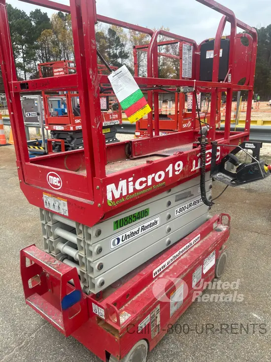 2019 MEC MICRO 19 Scissor Lift