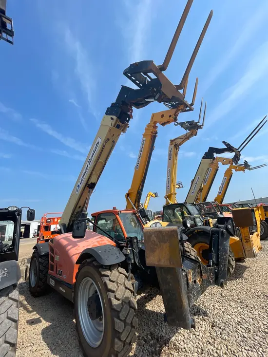 2019 JLG 1055 Forklift