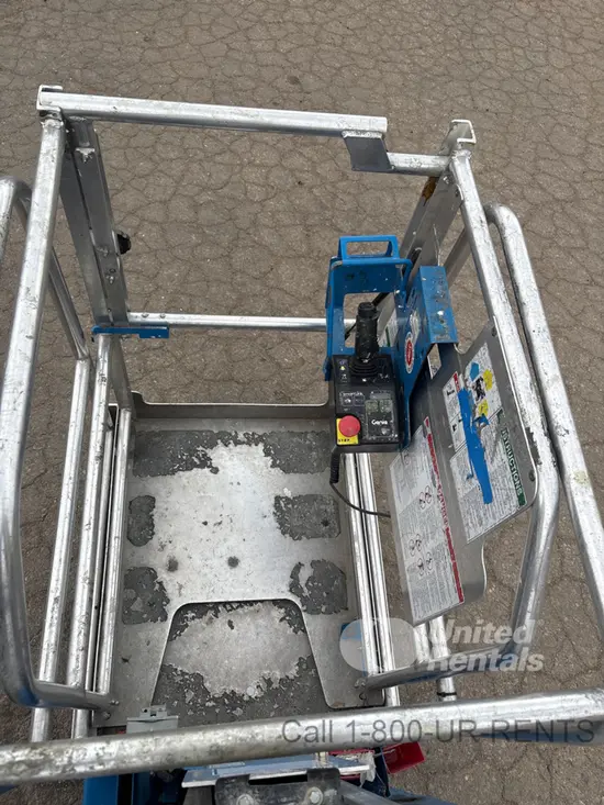 2018 Genie GR-20 Self-Propelled One-Person Lift