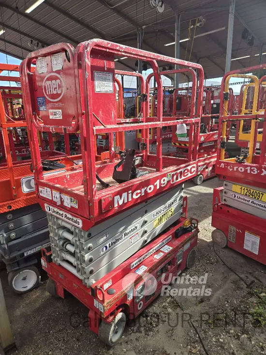 2018 MEC MICRO 19 Scissor Lift