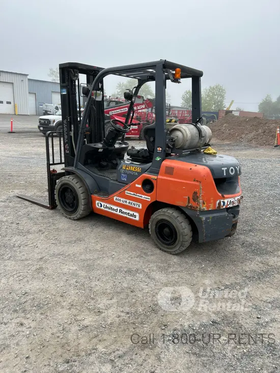 2019 Toyota 8FGU30 Warehouse Forklift