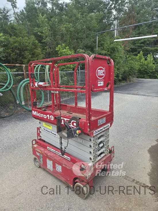 2018 MEC MICRO 19 Scissor Lift