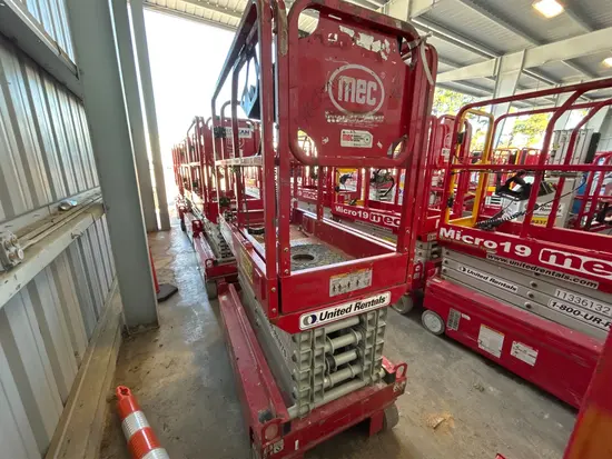 2019 MEC MICRO 19 Scissor Lift