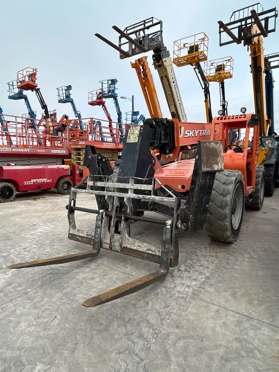 2017 SKYTRAK 10054 Forklift