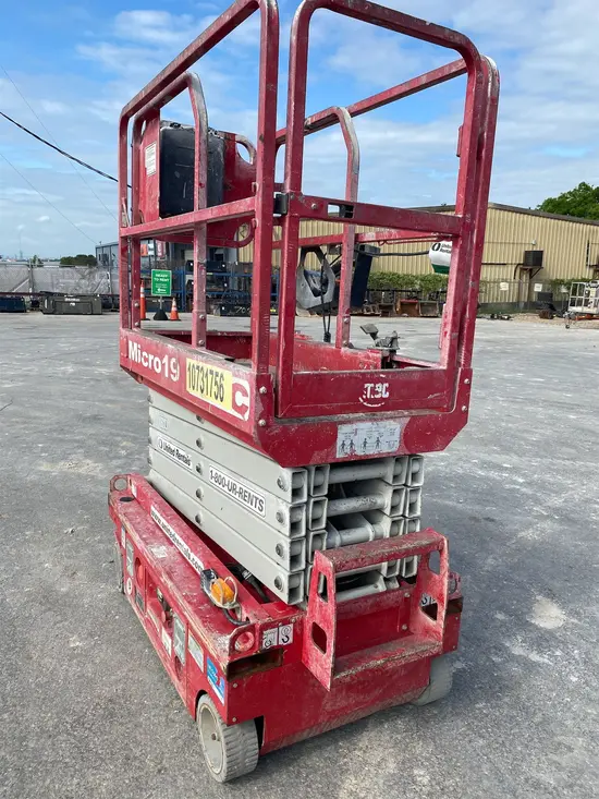 2018 MEC MICRO 19 Scissor Lift