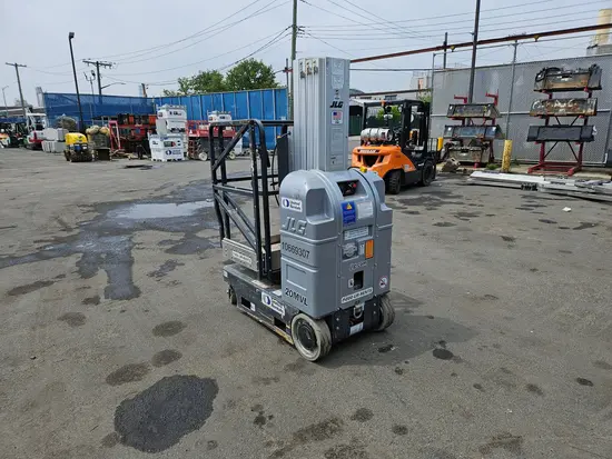 2017 JLG 20MVL Self-Propelled One-Person Lift