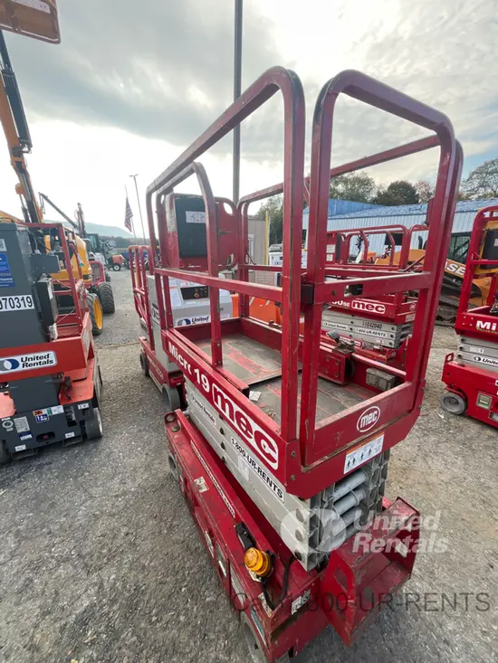 2018 MEC MICRO 19 Scissor Lift