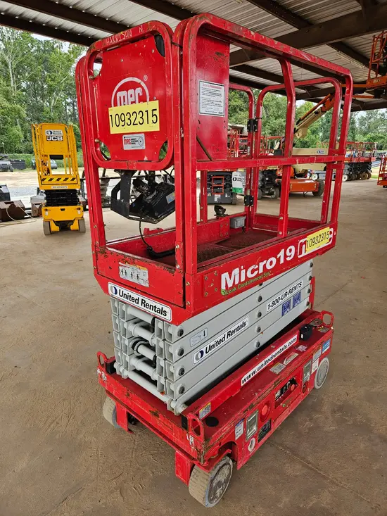 2019 MEC MICRO 19 Scissor Lift