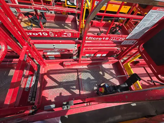 2018 MEC MICRO 19 Scissor Lift