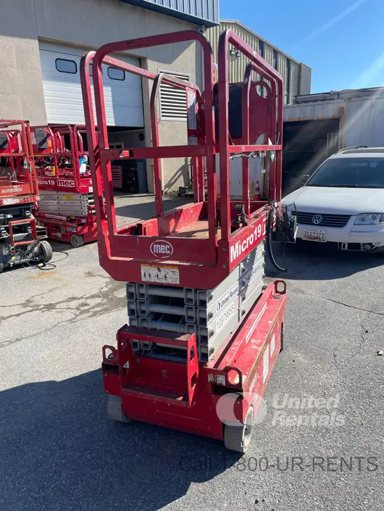2019 MEC MICRO 19 Scissor Lift