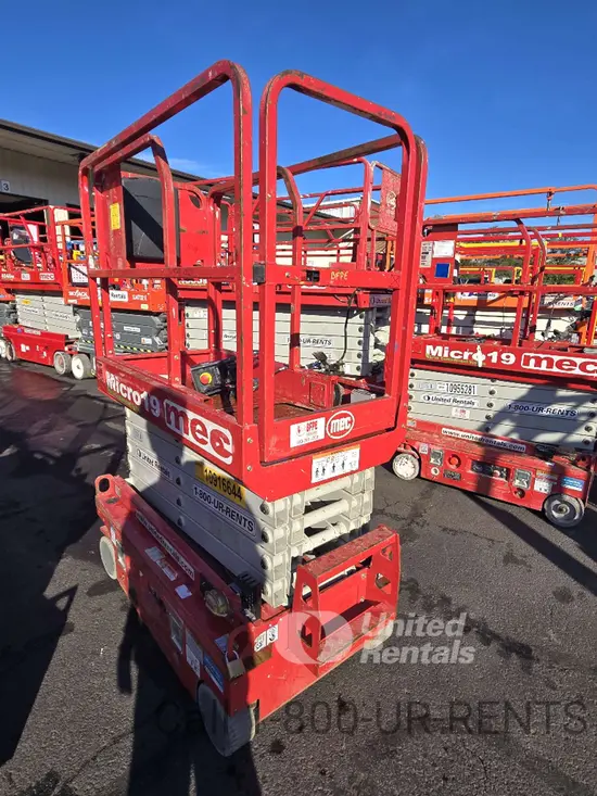 2019 MEC MICRO 19 Scissor Lift