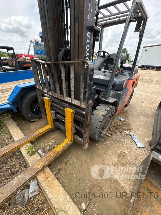 2018 Toyota 8FD35U Warehouse Forklift