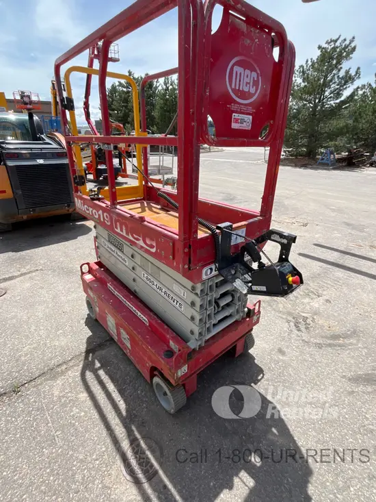 2019 MEC MICRO 19 Scissor Lift